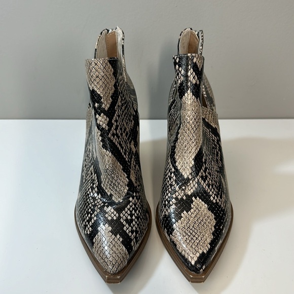 Steve Madden Cedar Snake Skin Print Ankle Booties Size 8 - Picture 5 of 15